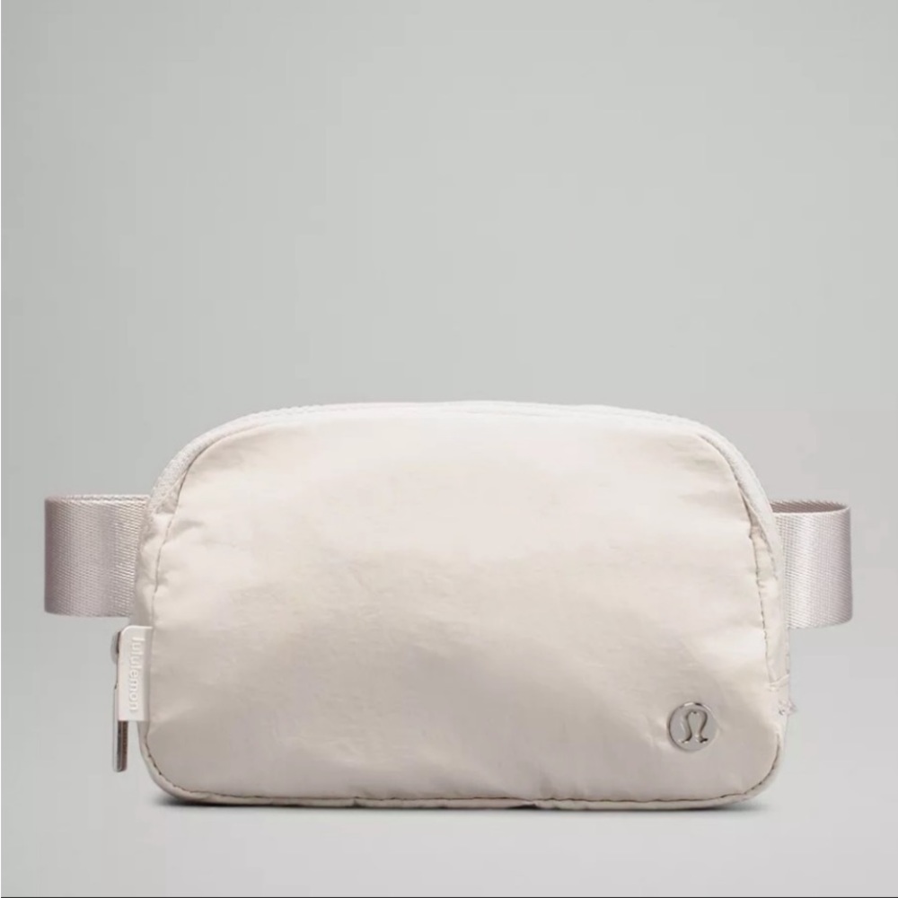 *Last1*NWT Lululemon Everywhere Belt Bag - White - Picture 13 of 13